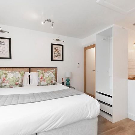 Modern Self Contained Studio Home Cheltenham Kültér fotó