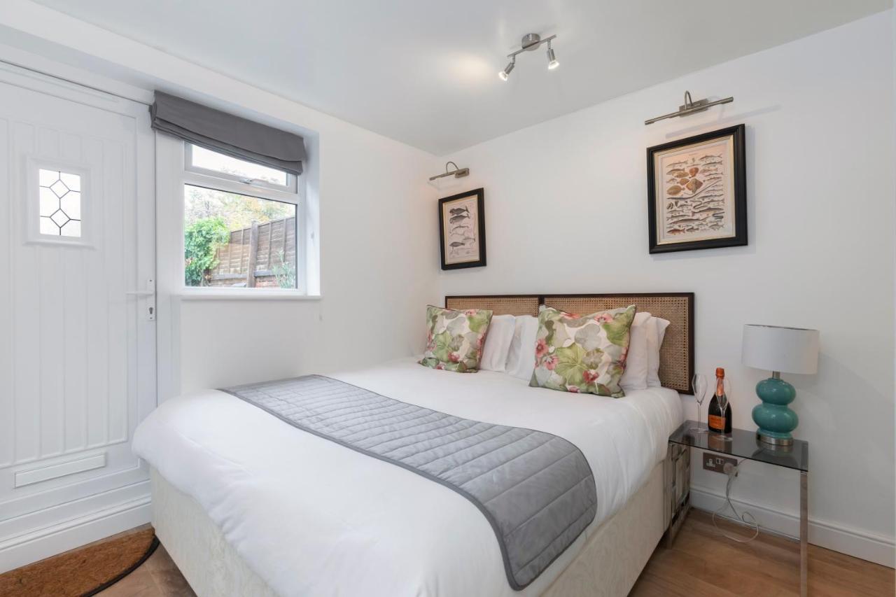 Modern Self Contained Studio Home Cheltenham Kültér fotó