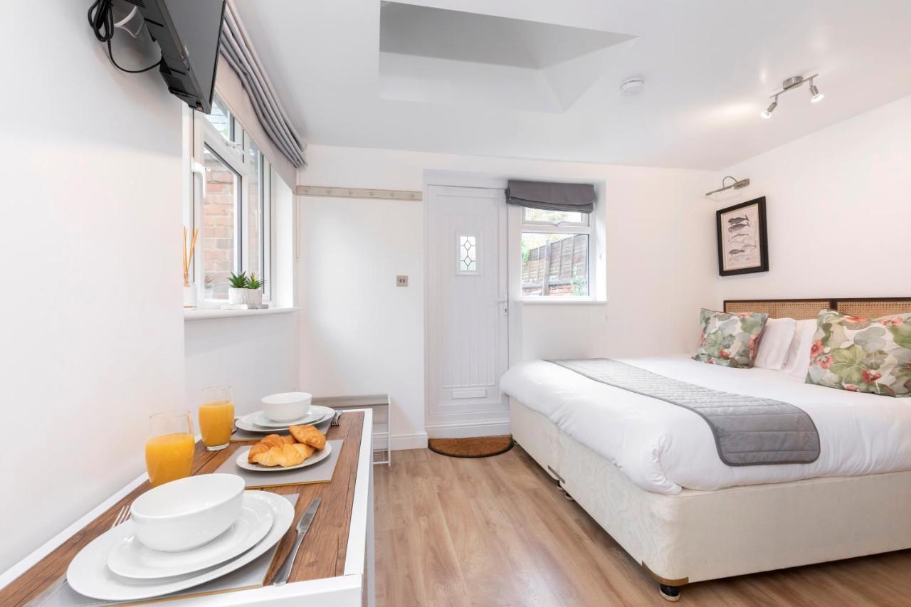 Modern Self Contained Studio Home Cheltenham Kültér fotó