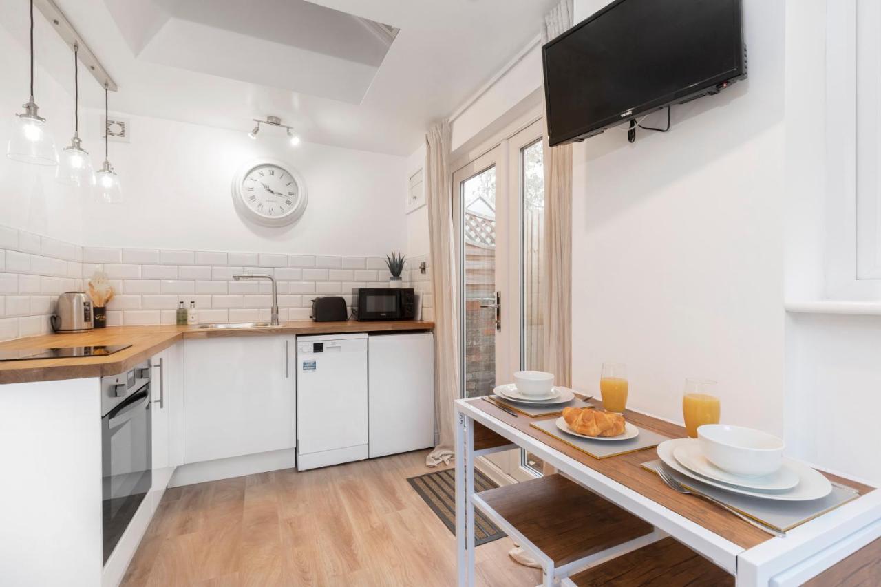 Modern Self Contained Studio Home Cheltenham Kültér fotó