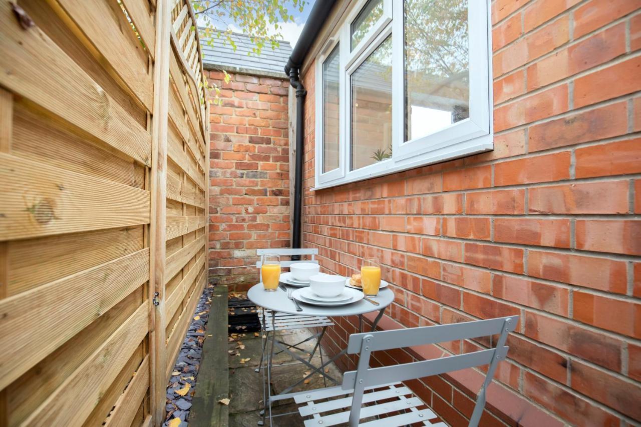 Modern Self Contained Studio Home Cheltenham Kültér fotó